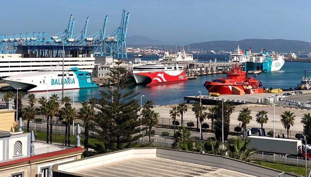 Puerto de Algeciras, Baleària y FRS