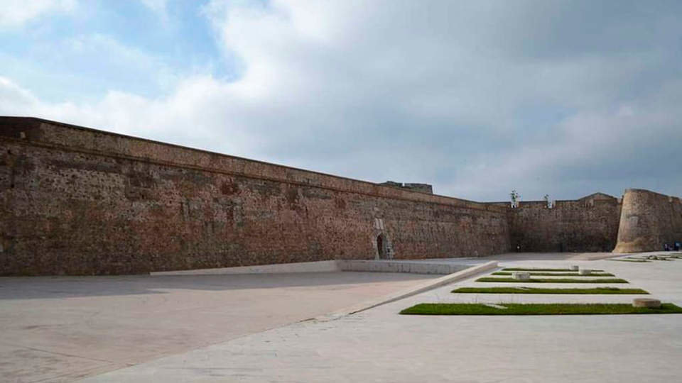 Plaza de armas del conjunto monumental de las Murallas Reales (C.A./ARCHIVO)