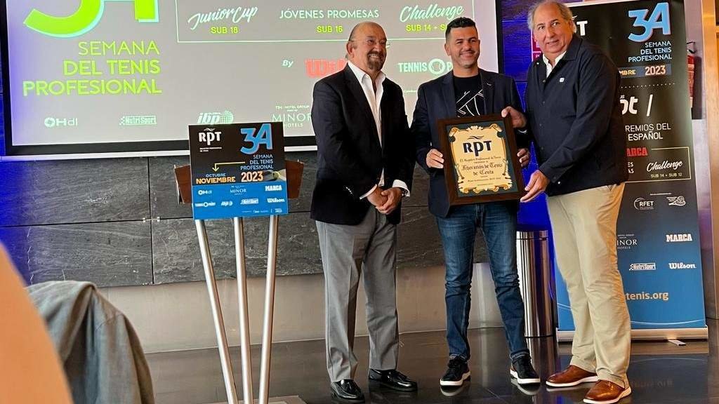 El RPT premia a la federación de tenis de Ceuta como la mejor institución del tenis español en el 2023