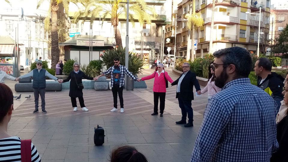 Un momento del acto celebrado esta tarde en la Plaza de los Reyes (C.A.)