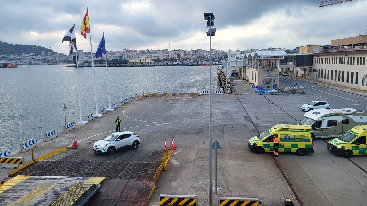 Puerto de Ceuta visto desde el ferry