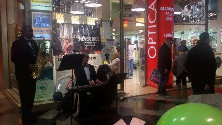 M&Uacute;SICOS LA NOCHE EN BLANCO