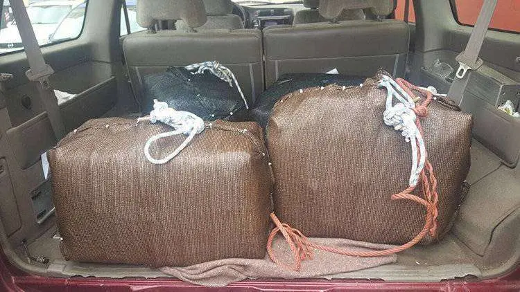 206 kilos de hach&iacute;s incautados en el fondo marino de Benz&uacute; por la polic&iacute;a nacional 21 enero 2106