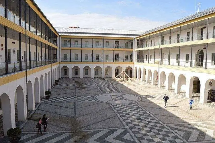 campuss (Custom)