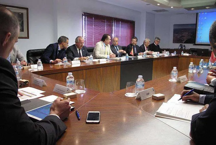Reuni&oacute;n Paso del Estrecho