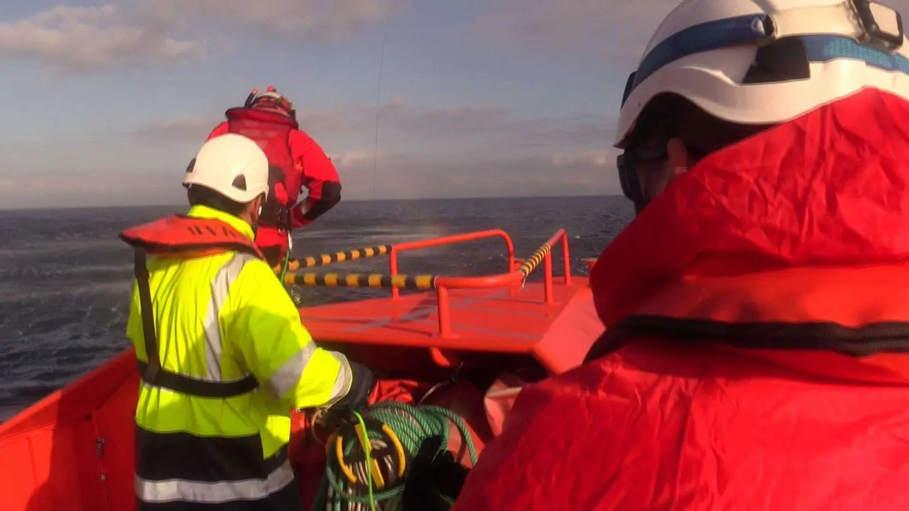 Salvamar Arcturus ha rescatado a un migrante en el Estrecho / ARCHIVO