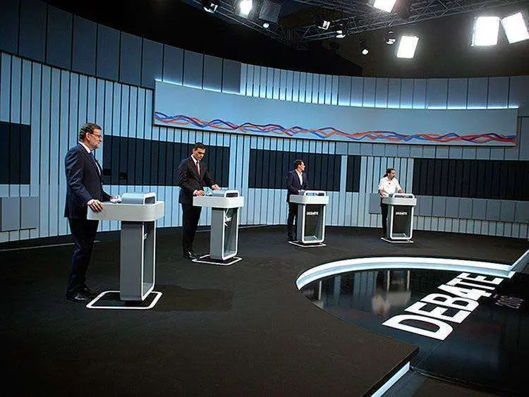 debate-entre-cuatro-custom