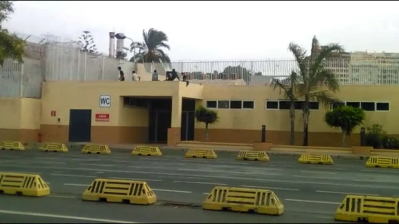 menas en el puerto