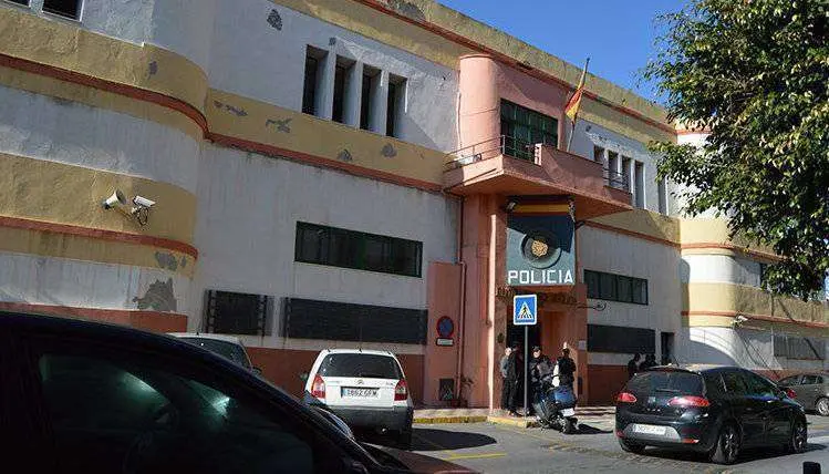 polic&iacute;a