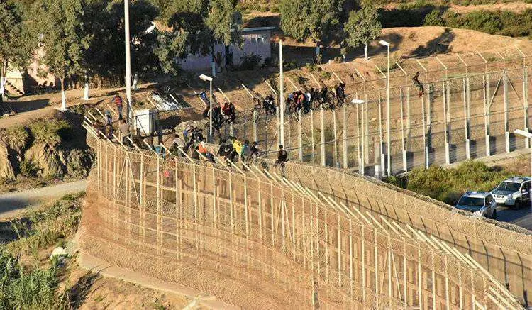 MIGRACI&Oacute;N VALLA SALTO