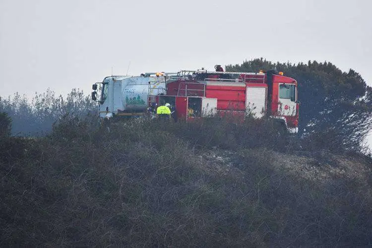 Personal-de-TRACE-ayudaron-a-los-bomberos-en-el-transporte-de-agua