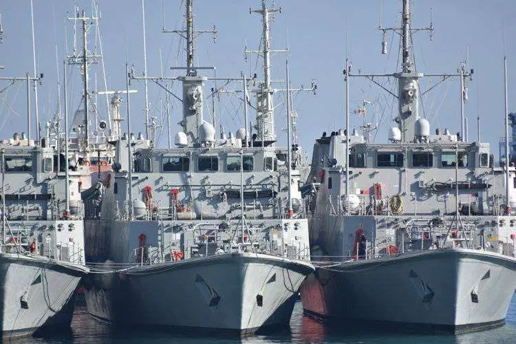 barcos-guerra-1-custom