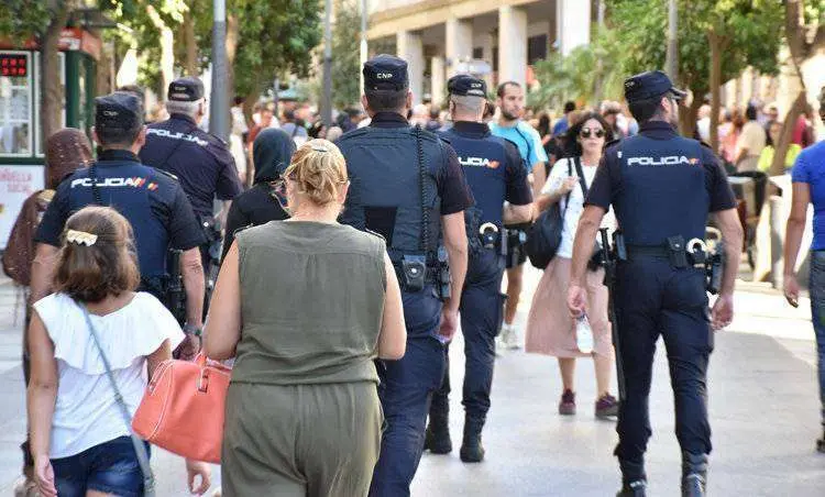 polic&iacute;a nacional