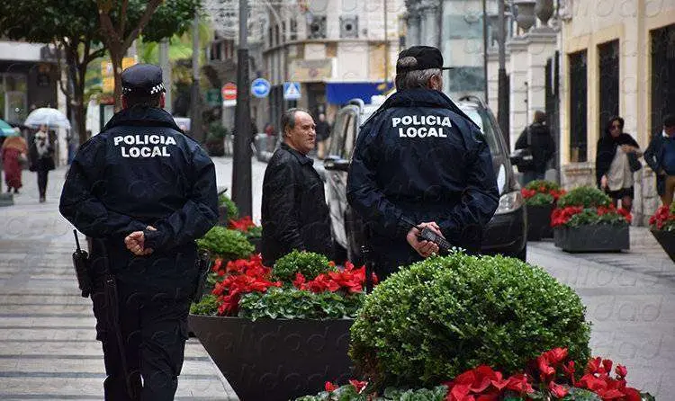 polic&iacute;a local