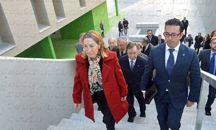 entrega loma colmenar ministra y politicos ceuites (66) pastor l&oacute;pez
