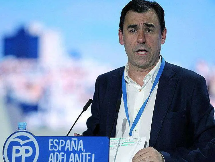 mart&iacute;nez ma&iacute;llo foto del pp