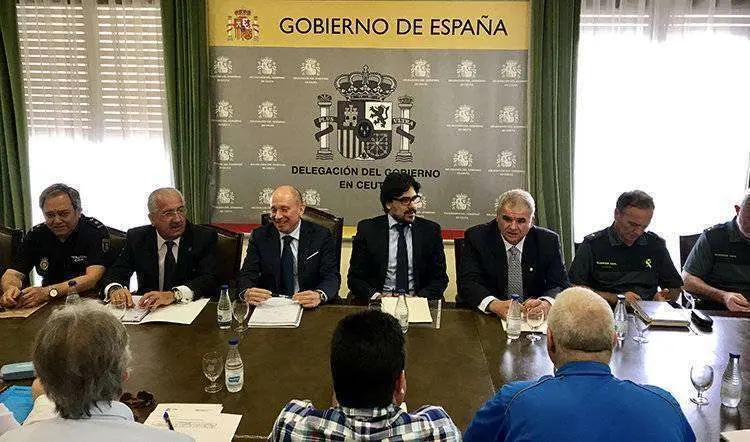 delegaci&oacute;n del gobierno reuni&oacute;n ope paso del estrecho