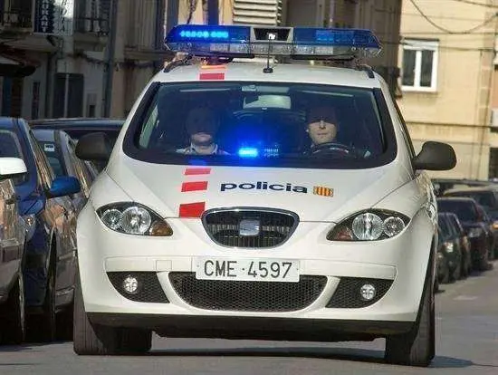 Detenido por conducir sin carn&eacute;, sin seguro ni ITV y de forma temeraria