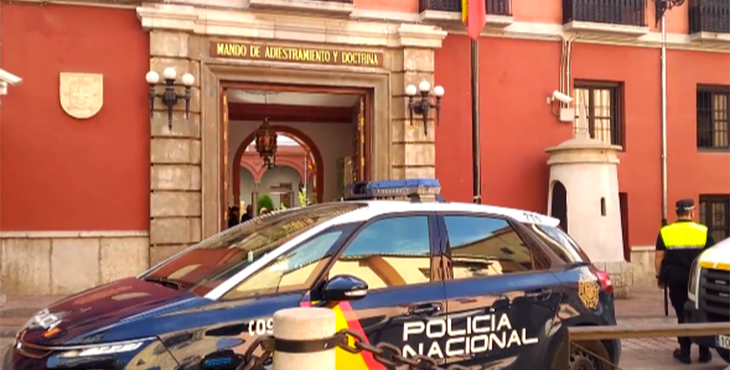El suceso se produjo en la entrada del acuartelamiento Capitanía General, en el centro de Granada.