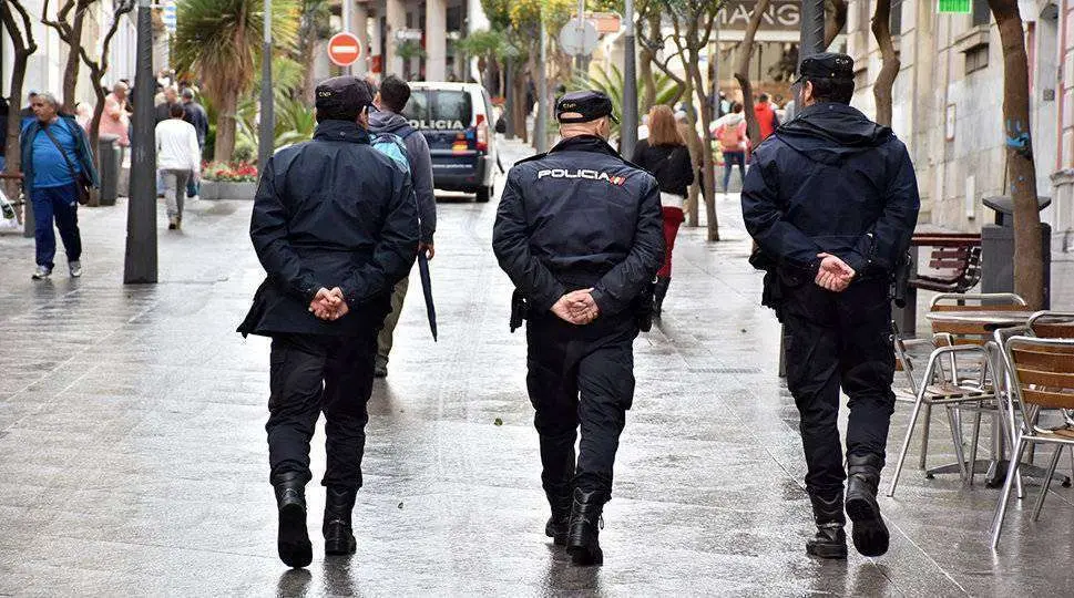 polic&iacute;a nacional