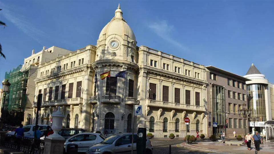 FACHADA DEL AYUNTAMIENTO