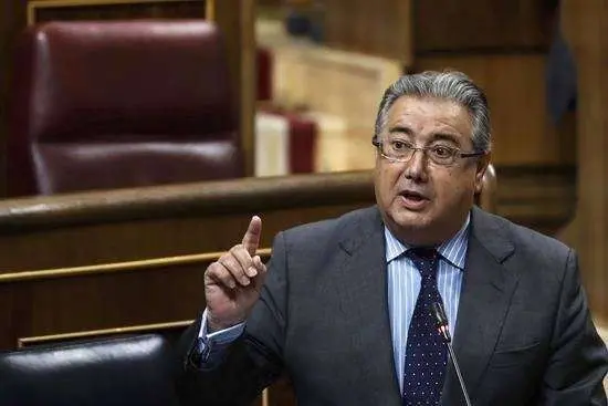 Zoido recuerda que la Guardia Civil act&uacute;a por orden de la autoridad judicial