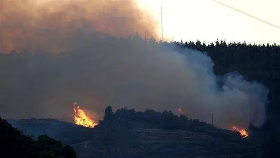 Autorizan el regreso a casa de los afectados por el incendio en Gran Canaria