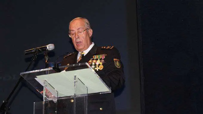 comisario-atril s&aacute;nchez polic&iacute;a
