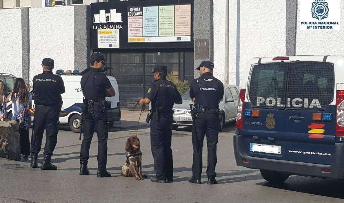 PATRULLA EN IES ALMINA