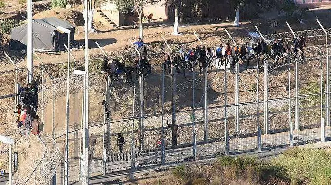 migrantes valla