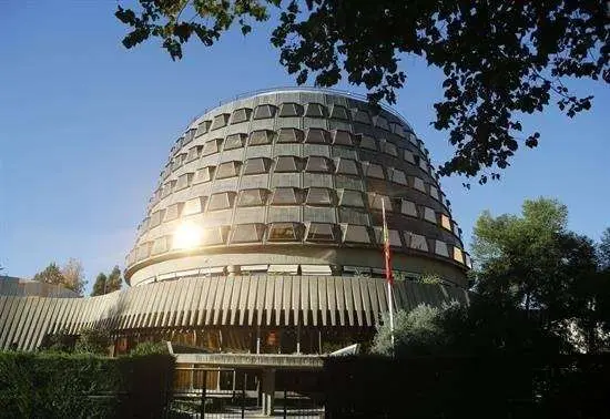 El Constitucional suspende cautelarmente el pleno del Parlament del lunes