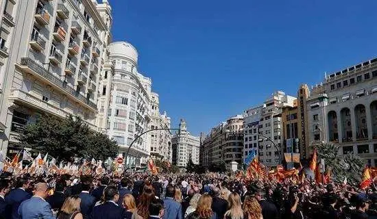 Podemos denuncia que les han rodeado e insultado durante la procesi&oacute;n c&iacute;vica