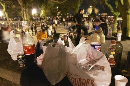 Abren 6 expedientes por vender alcohol y drogas a menores en 201 inspecciones