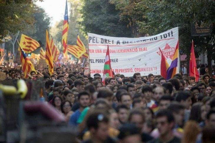 Manifestación de estudiantes en Barcelona exigiendo la independencia. Twitter @SindicaEstudian