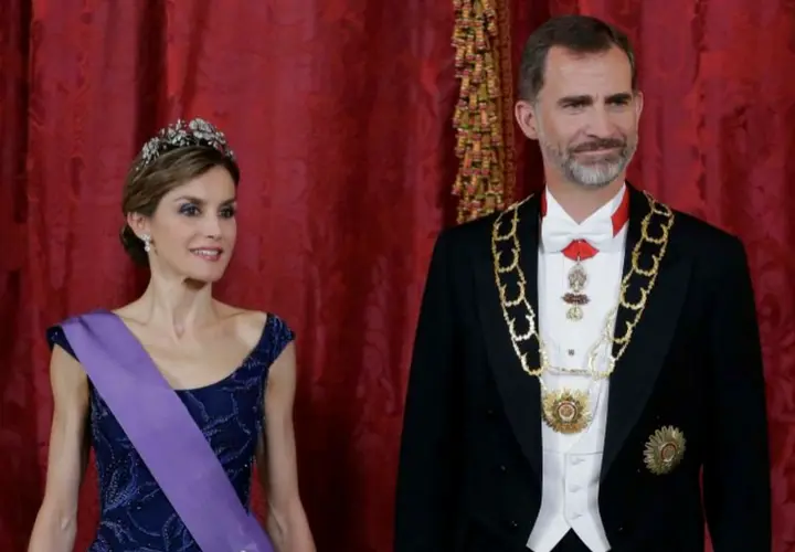 Letizia, reina consorte de Espa&ntilde;a; y Felipe VI, rey de Espa&ntilde;a. RR SS.