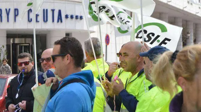 Protesta de CSIF ante el Ayuntamiento (C.A./ARCHIVO)