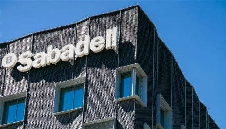Banco Sabadell. / airpack.co