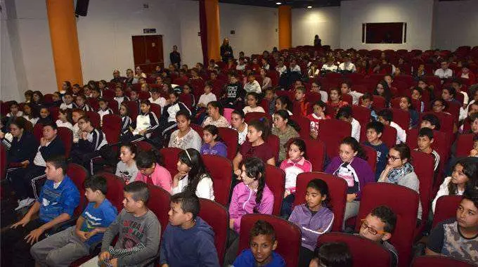 escolares-salon-de-actos-ayto