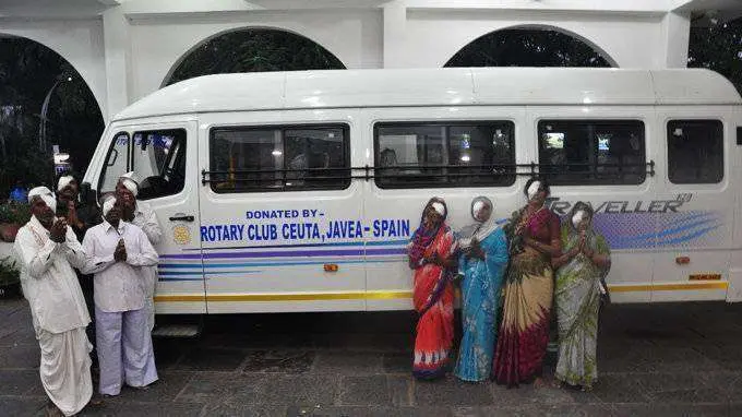 AUTOBUS-ROTARIO-LA-INDIA