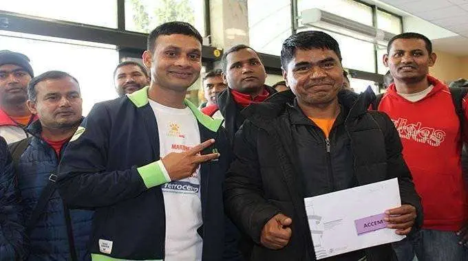 asi&aacute;ticos de Bangladesh Abdul y Al&iacute;