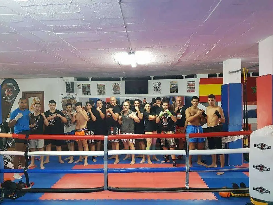 CLUB LUCHA.