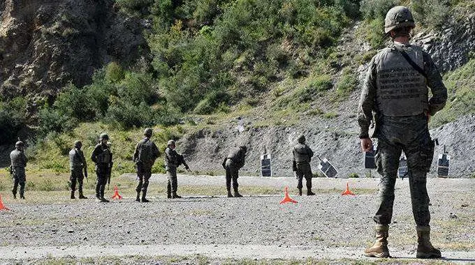 Legionarios, durante un ejercicio de tiro (C.A.)