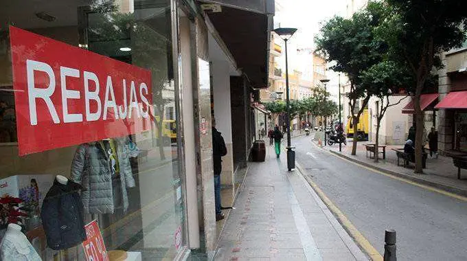 Establecimiento comercial en la calle Cervantes (C.A.)