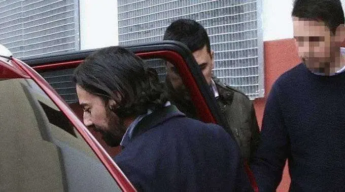 Antonio L&oacute;pez, custodiado por la Polic&iacute;a (C.A./ARCHIVO)