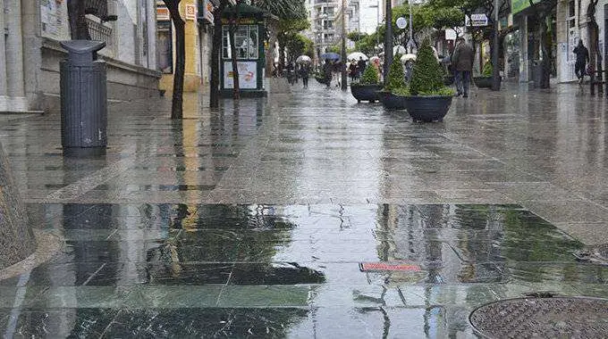 Losetas en el Paseo del Revell&iacute;n (C.A.)