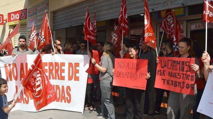 Los trabajadores de Navariba durante una concentración celebrada el pasado día 9 (C.A.)