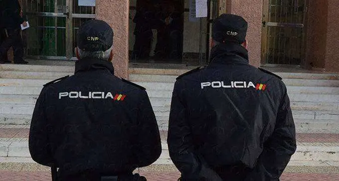 polic&iacute;a-nacional