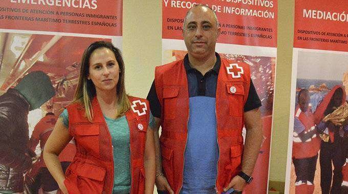 ángel y laura voluntarios de ERIE Cruz Roja