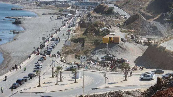 colas-en-la-frontera