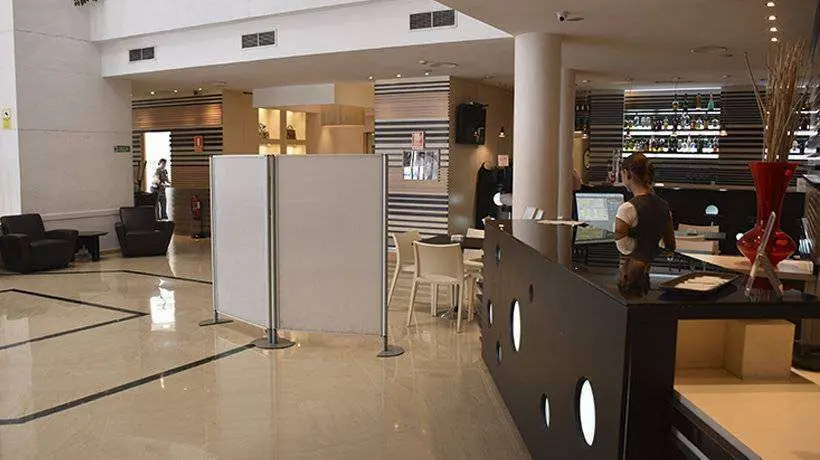 hotel puerta de &aacute;frica